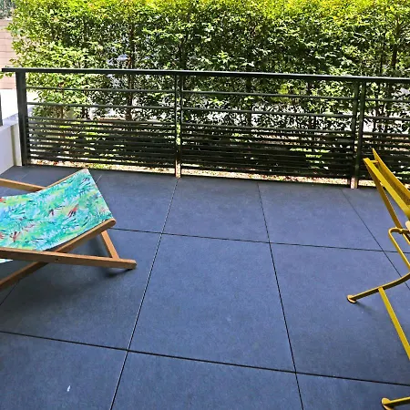 New Modern 1br Apt/terrace/parking/beside Apartment